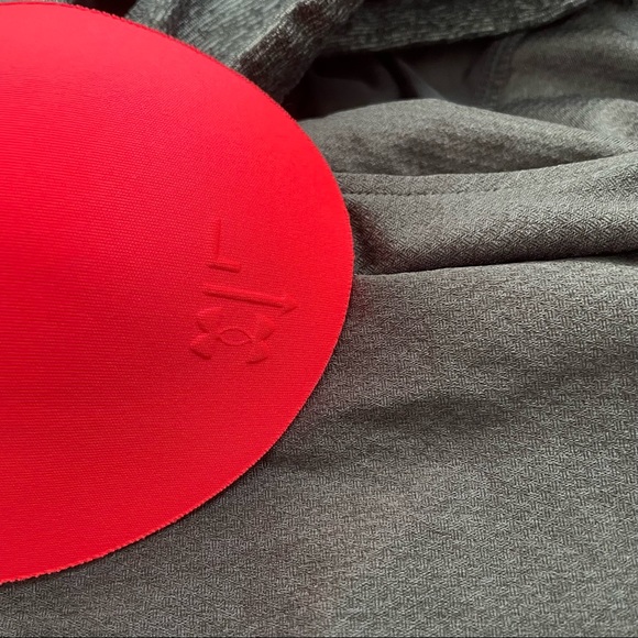 Under Armour Workout Tank w Built In Bra - Picture 7 of 10